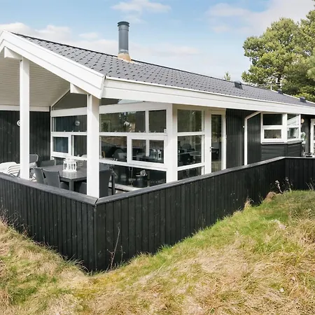 Boerge - 3-9km From The Sea By Interhome 펜션