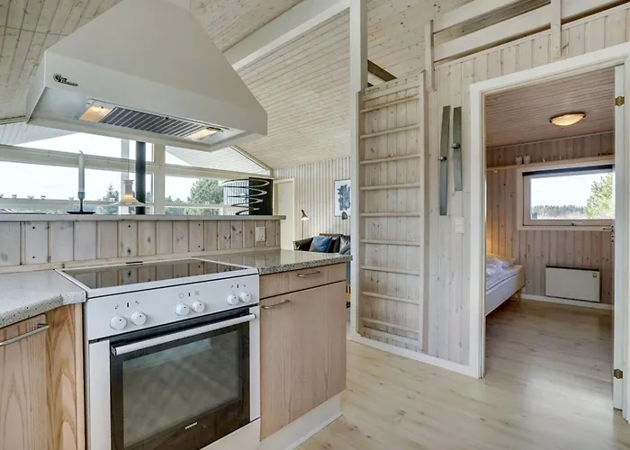 Boerge - 3-9km From The Sea By Interhome